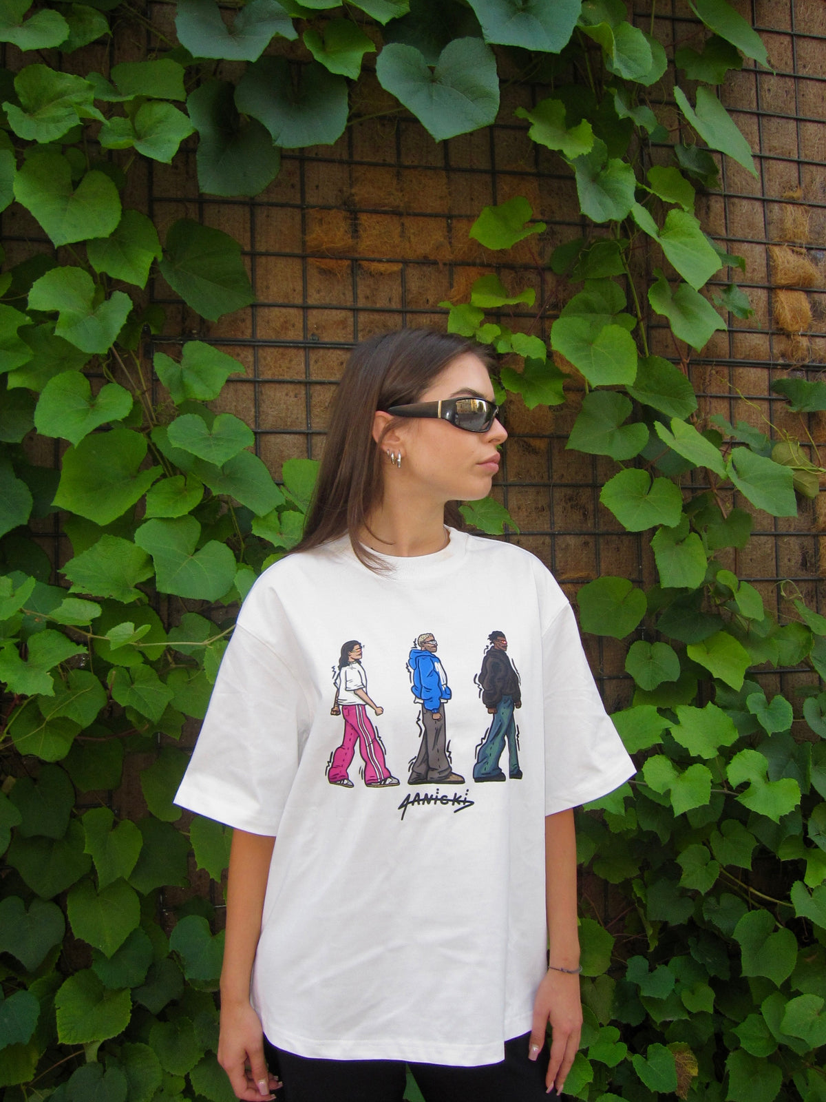 WALK TEE